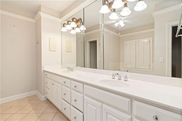 1421 Hedgewood NW Lane, Kennesaw, GA 30152