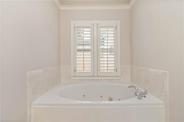 1421 Hedgewood NW Lane, Kennesaw, GA 30152