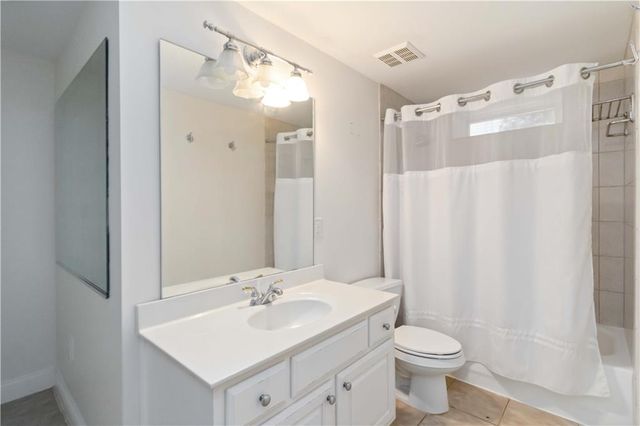 1421 Hedgewood NW Lane, Kennesaw, GA 30152