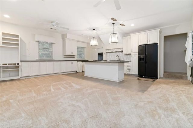 1421 Hedgewood NW Lane, Kennesaw, GA 30152