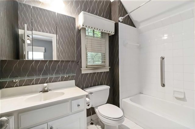 1421 Hedgewood NW Lane, Kennesaw, GA 30152