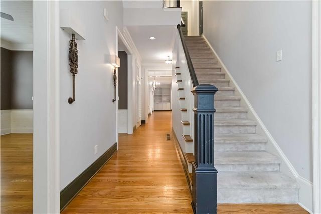 1421 Hedgewood NW Lane, Kennesaw, GA 30152