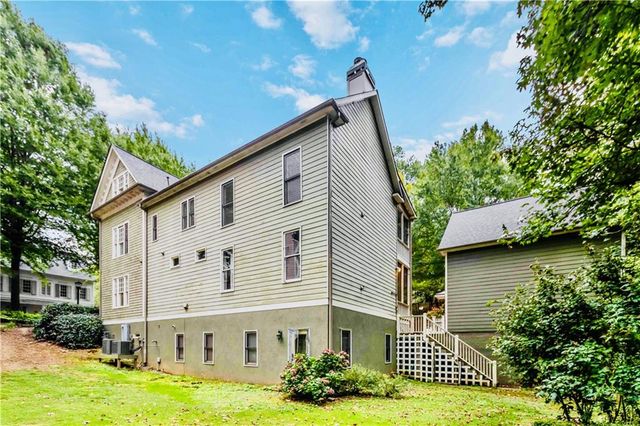 1421 Hedgewood NW Lane, Kennesaw, GA 30152