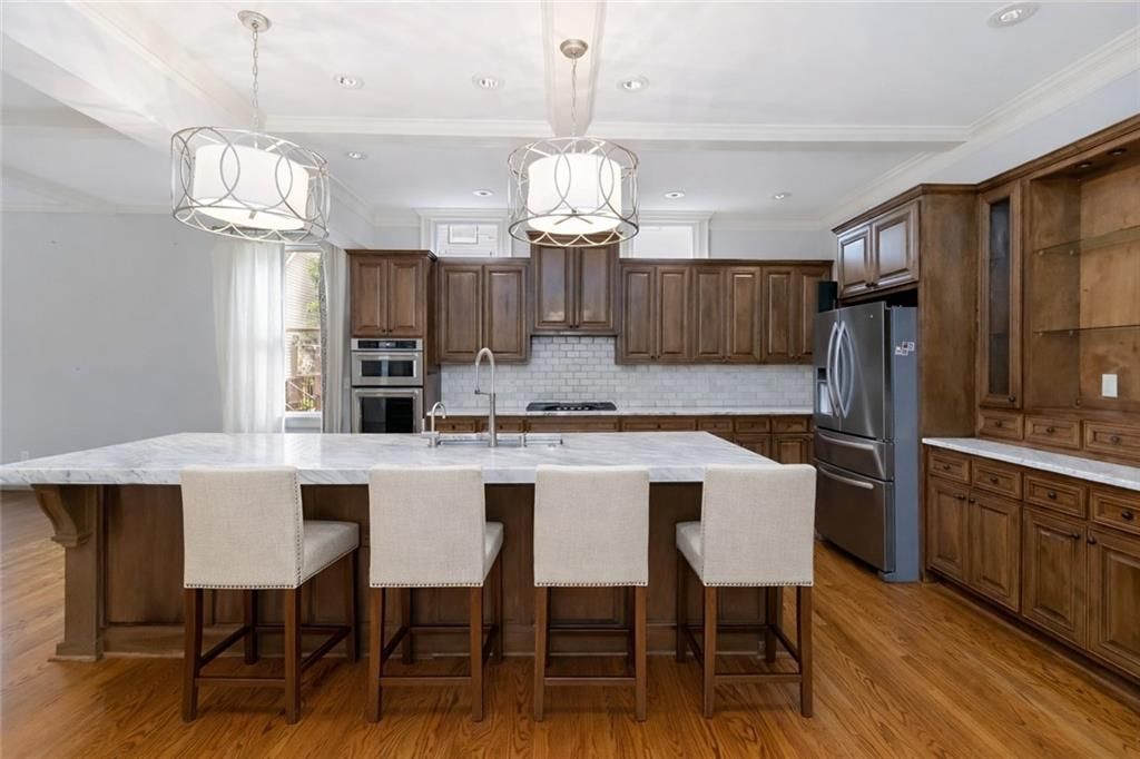 Image 10 of property listing at 1421 Hedgewood Lane NW, Kennesaw, GA 30152