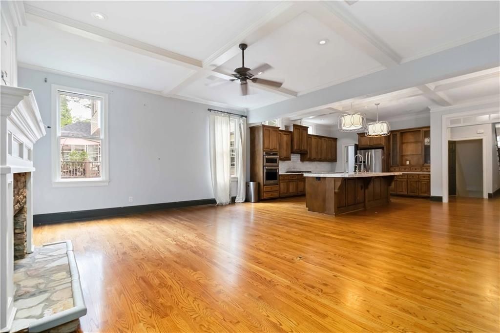 Image 18 of property listing at 1421 Hedgewood Lane NW, Kennesaw, GA 30152