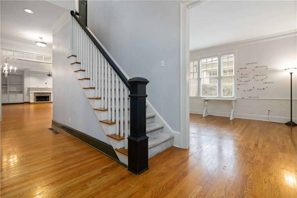 Image 23 of property listing at 1421 Hedgewood Lane NW, Kennesaw, GA 30152