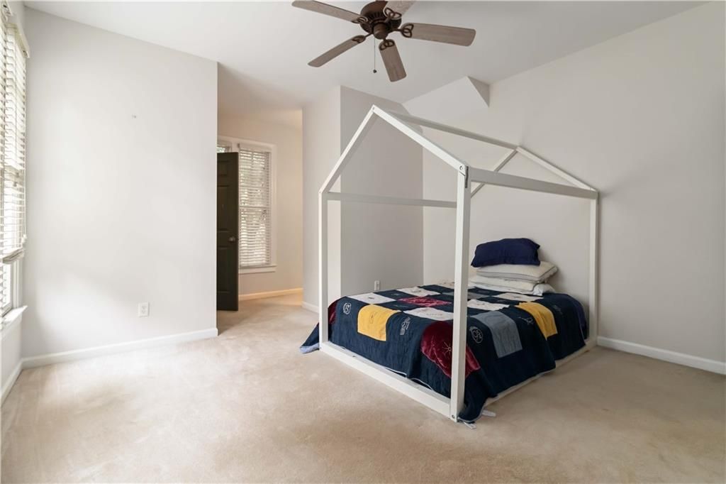 Image 24 of property listing at 1421 Hedgewood Lane NW, Kennesaw, GA 30152