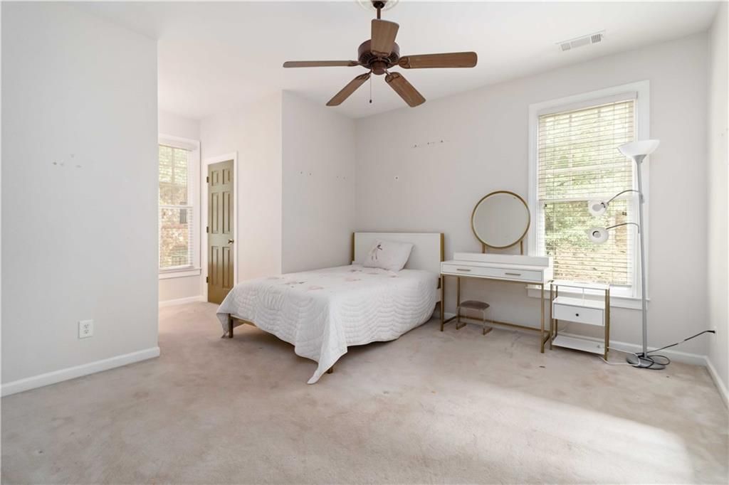 Image 27 of property listing at 1421 Hedgewood Lane NW, Kennesaw, GA 30152