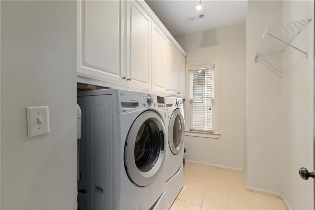 Image 28 of property listing at 1421 Hedgewood Lane NW, Kennesaw, GA 30152