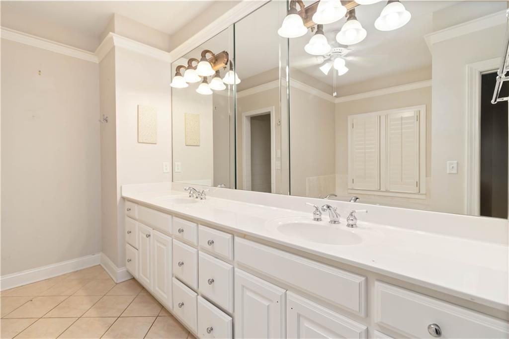 Image 32 of property listing at 1421 Hedgewood Lane NW, Kennesaw, GA 30152