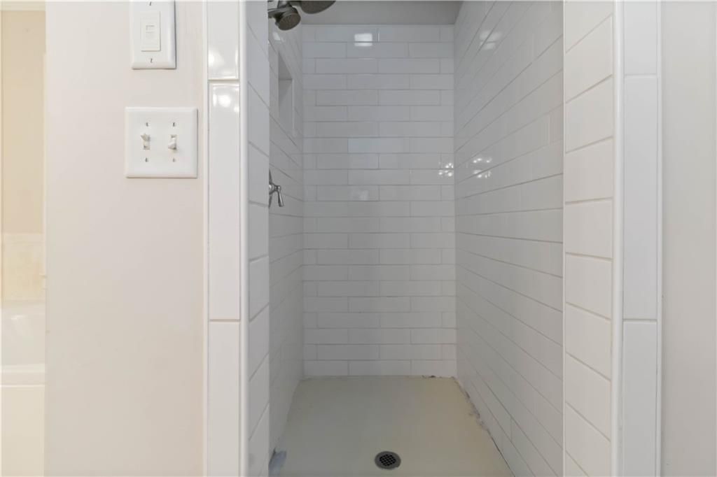 Image 34 of property listing at 1421 Hedgewood Lane NW, Kennesaw, GA 30152