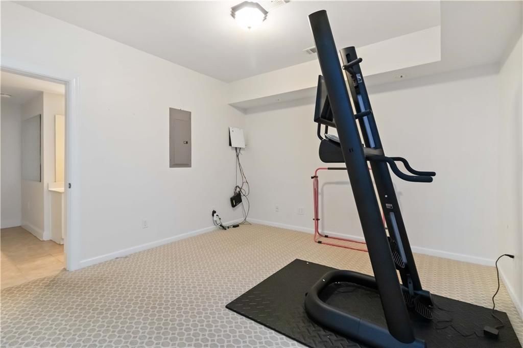 Image 40 of property listing at 1421 Hedgewood Lane NW, Kennesaw, GA 30152