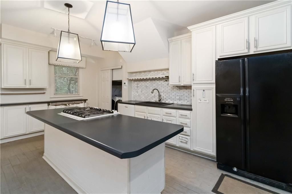 Image 49 of property listing at 1421 Hedgewood Lane NW, Kennesaw, GA 30152