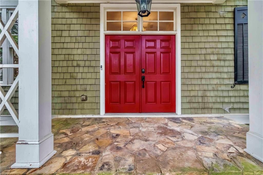 Image 5 of property listing at 1421 Hedgewood Lane NW, Kennesaw, GA 30152