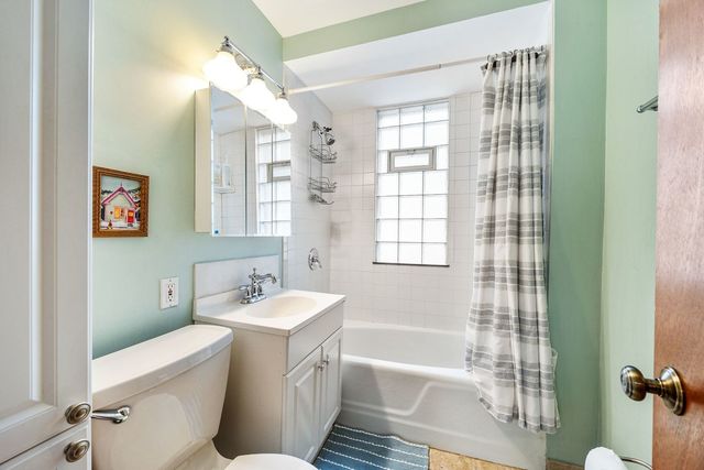 5236 W Cuyler Avenue, Chicago, IL 60641