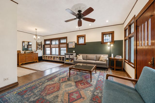 5236 W Cuyler Avenue, Chicago, IL 60641