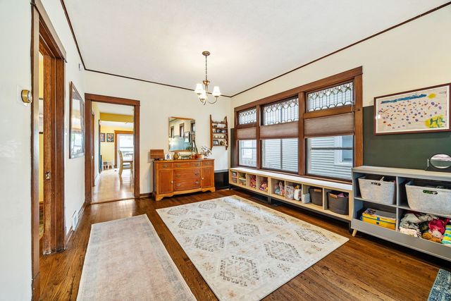 5236 W Cuyler Avenue, Chicago, IL 60641