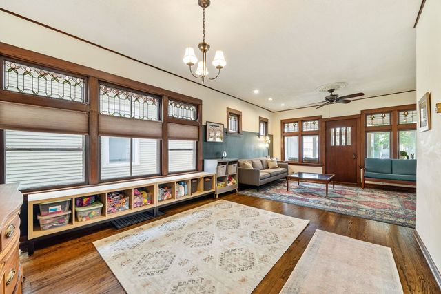 5236 W Cuyler Avenue, Chicago, IL 60641