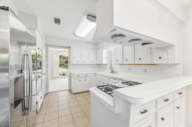 9402 Brig O Doon Circle, Houston, TX 77096
