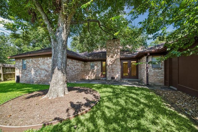 9402 Brig O Doon Circle, Houston, TX 77096