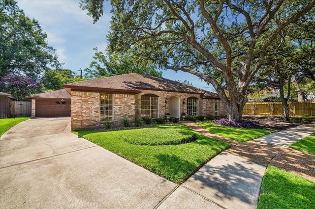 9402 Brig O Doon Circle, Houston, TX 77096