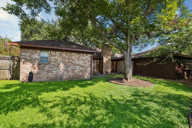 9402 Brig O Doon Circle, Houston, TX 77096