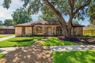9402 Brig O Doon Circle, Houston, TX 77096