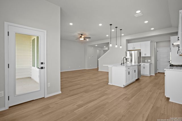 3437 Meteor Night, Converse, TX 78109