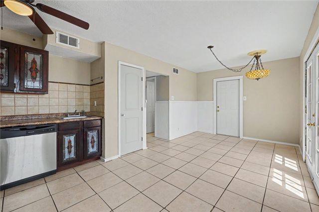 214 Hialeah Dr, Corpus Christi, TX 78418