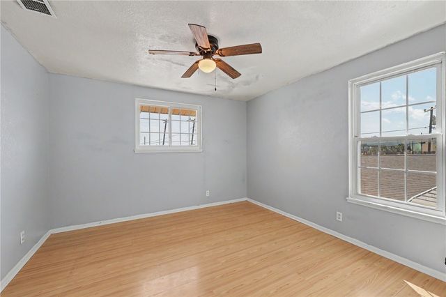 214 Hialeah Dr, Corpus Christi, TX 78418