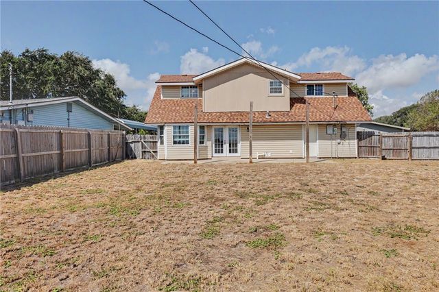214 Hialeah Dr, Corpus Christi, TX 78418