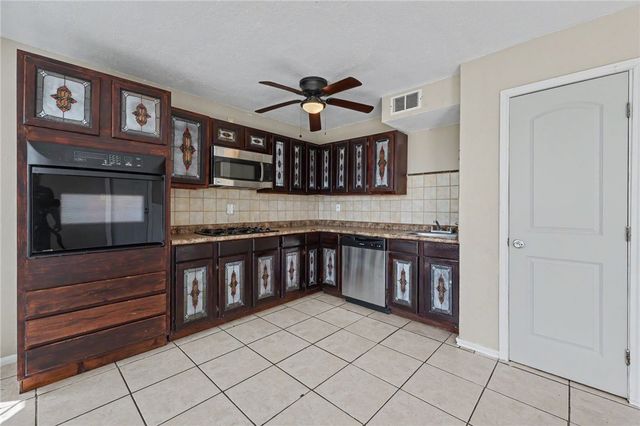 214 Hialeah Dr, Corpus Christi, TX 78418