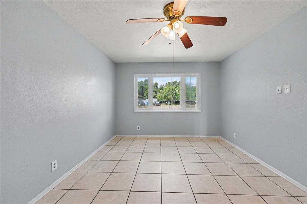 214 Hialeah Dr, Corpus Christi, TX 78418 — photo 4