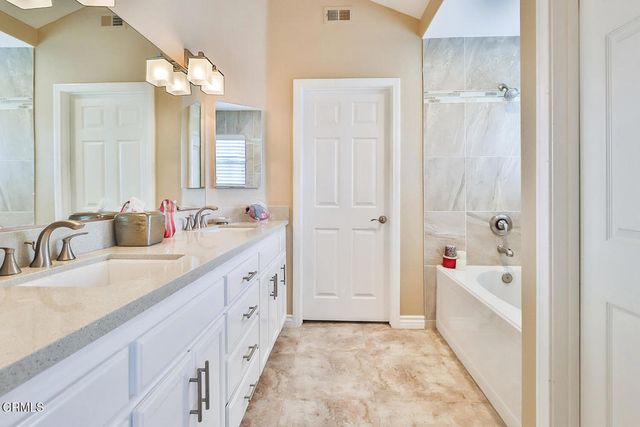 343 Avenida De Royale, Thousand Oaks, CA 91362