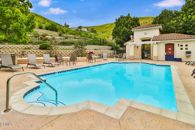 343 Avenida De Royale, Thousand Oaks, CA 91362