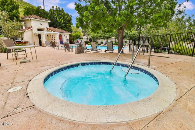343 Avenida De Royale, Thousand Oaks, CA 91362