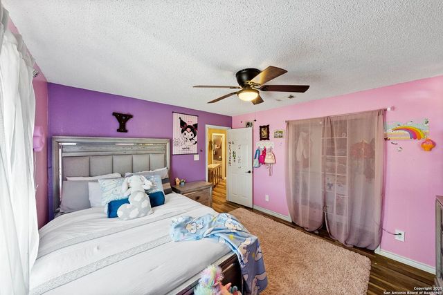 1506 D St, Floresville, TX 78114