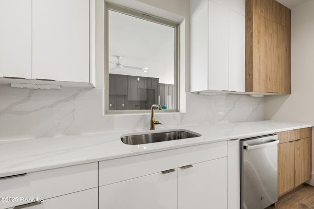 100 La Rue Malaga, Broussard, LA 70518