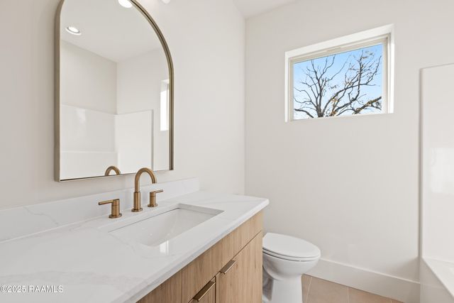 100 La Rue Malaga, Broussard, LA 70518