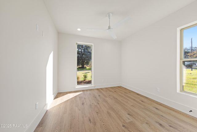 100 La Rue Malaga, Broussard, LA 70518