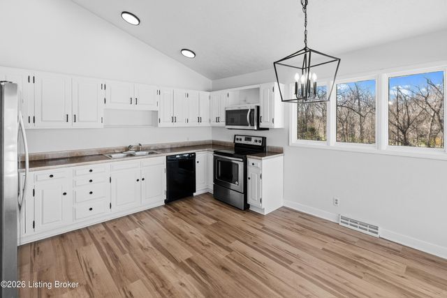 200 Circle K Rd, Brandenburg, KY 40108