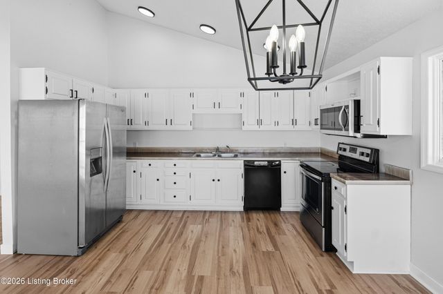 200 Circle K Rd, Brandenburg, KY 40108