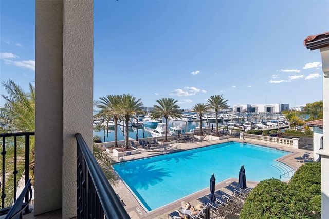 6101 YEATS MANOR DRIVE, Tampa, FL 33616