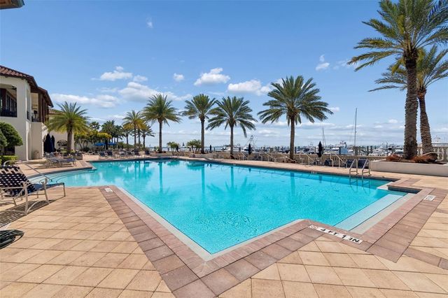 6101 YEATS MANOR DRIVE, Tampa, FL 33616