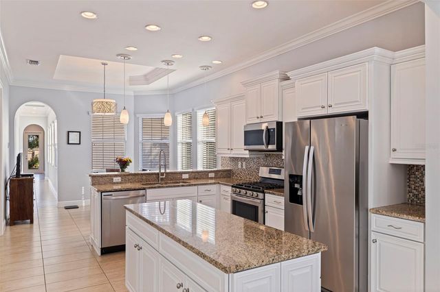 6101 YEATS MANOR DRIVE, Tampa, FL 33616