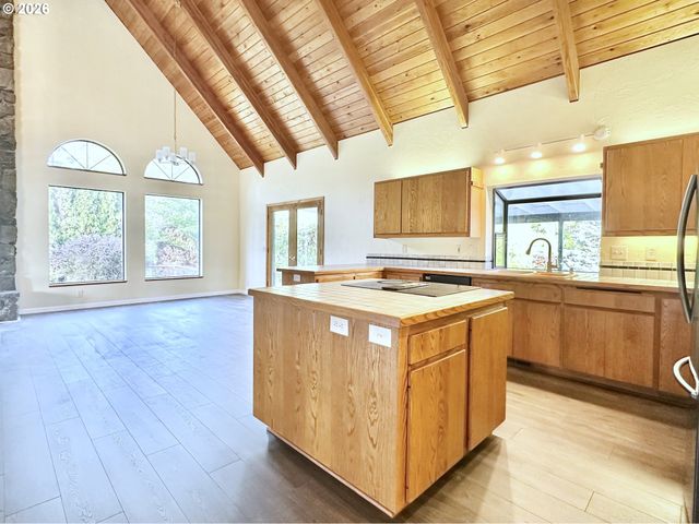 89237 SHEFFLER Rd, Elmira, OR 97437