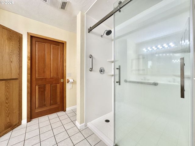 89237 SHEFFLER Rd, Elmira, OR 97437