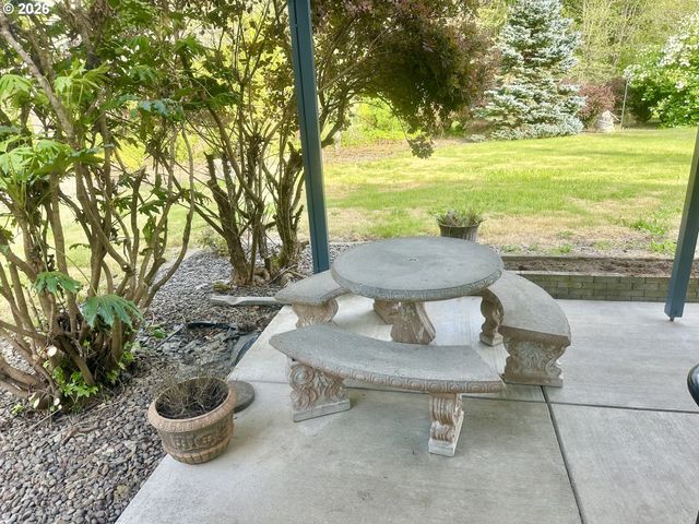 89237 SHEFFLER Rd, Elmira, OR 97437