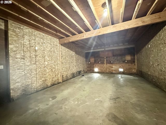 89237 SHEFFLER Rd, Elmira, OR 97437