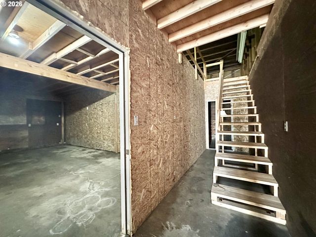 89237 SHEFFLER Rd, Elmira, OR 97437